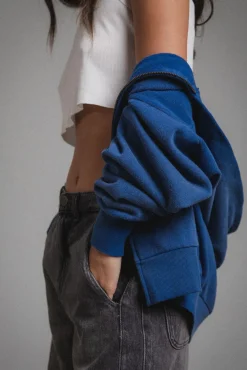 BEACHWOOD CROP HOODIE