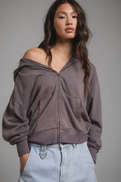 BEACHWOOD CROP HOODIE