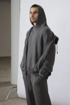 CORE HOODIE