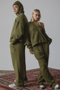 CORE STRAIGHT LEG SWEATPANT
