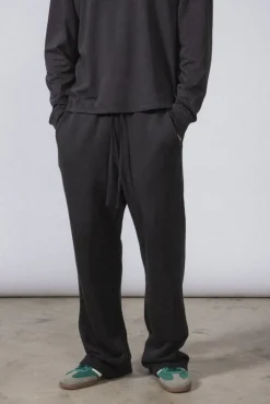 CORE STRAIGHT LEG SWEATPANT