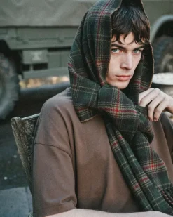 CREST SCARF