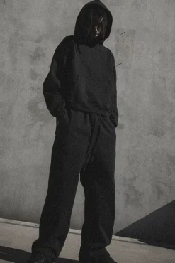 HEAVYWEIGHT HOODIE