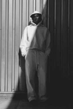 HEAVYWEIGHT HOODIE