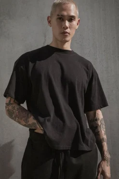 HEAVYWEIGHT TEE
