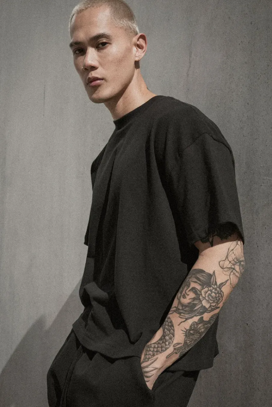 HEAVYWEIGHT TEE
