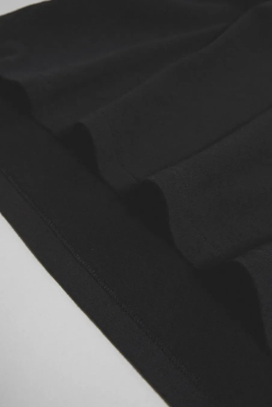 HEAVYWEIGHT TEE