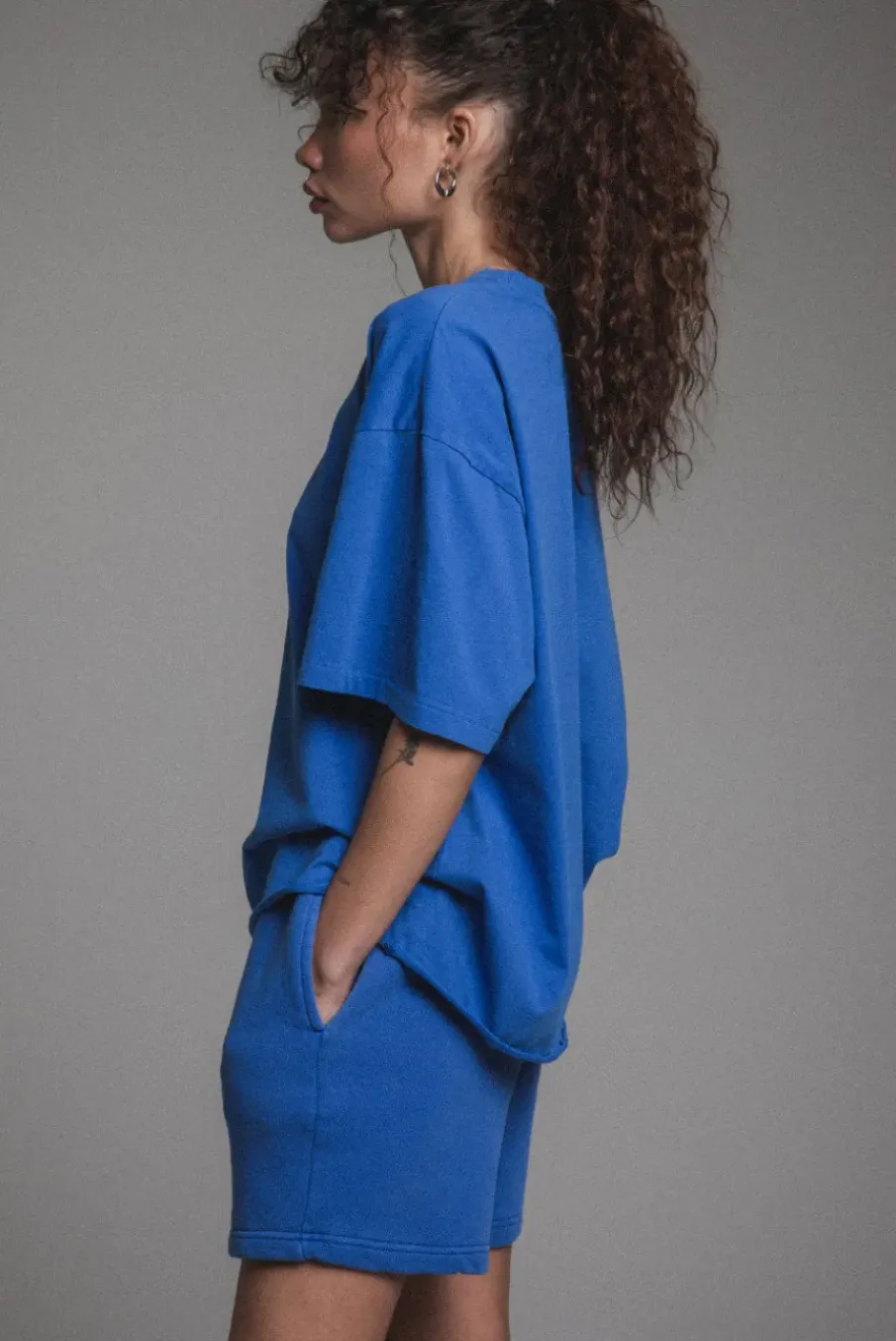 OVERSIZED CROP CORE TEE